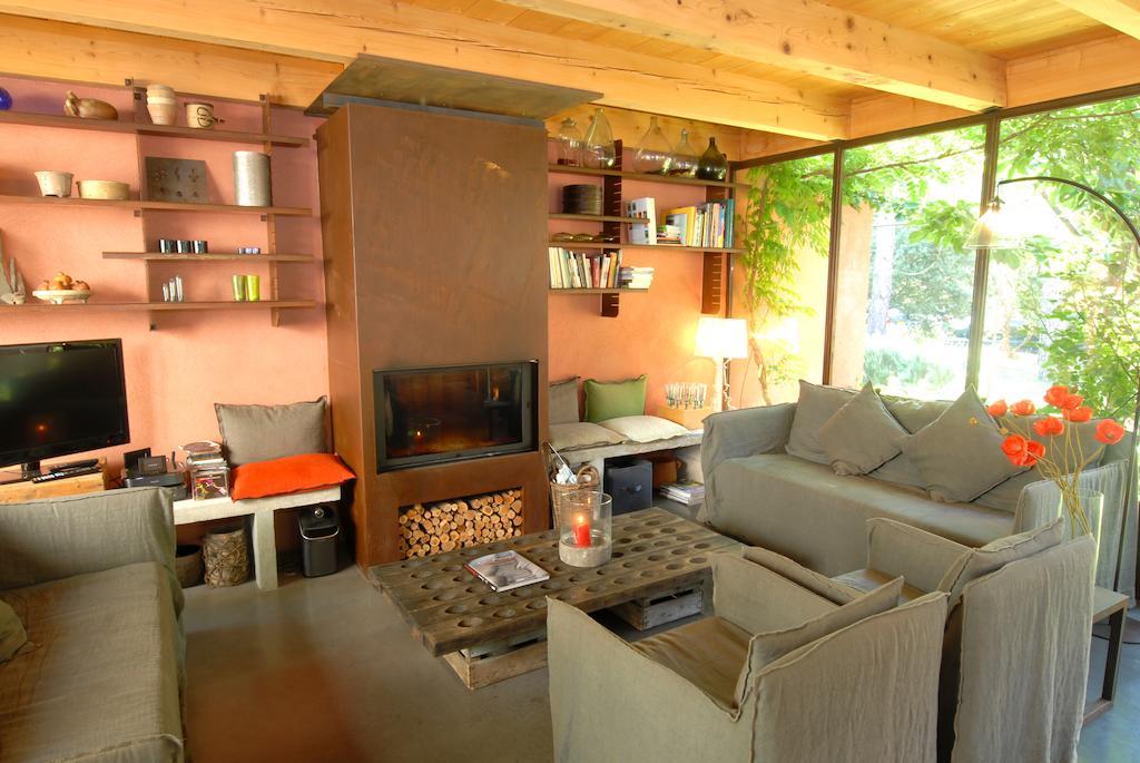 Les Pierres Sauvages Bed & Breakfast